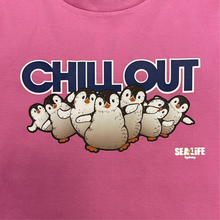 Load image into Gallery viewer, SEA LIFE Sydney Chill Out Penguin Kids T-Shirt - Pink
