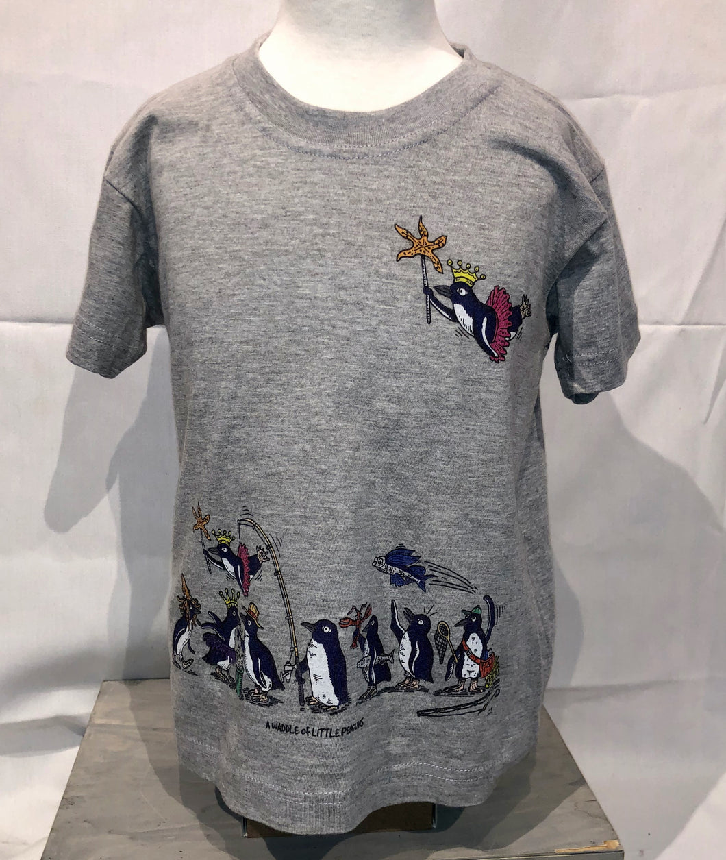 SEA LIFE Sydney Waddle of Penguins Kids t-shirt Pale Grey