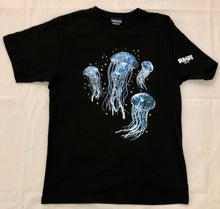 Load image into Gallery viewer, SEA LIFE Sydney Jellyfish Unisex t-shirt Black
